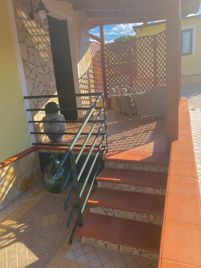 Il Nido Delle Rondini Bed & Breakfast Grottole ภายนอก รูปภาพ