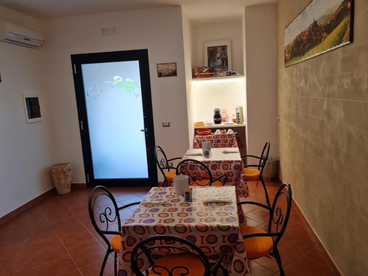 Il Nido Delle Rondini Bed & Breakfast Grottole ภายนอก รูปภาพ